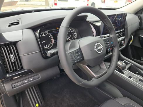 New 2026 Nissan Pathfinder SV FWD image 10
