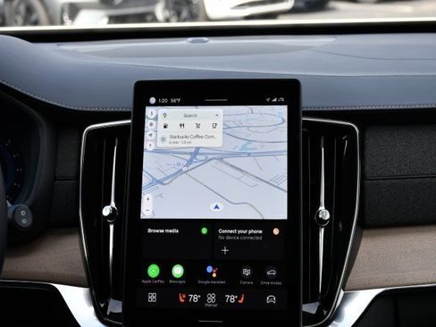 Certified 2025 Volvo XC90 B6 Plus image 25