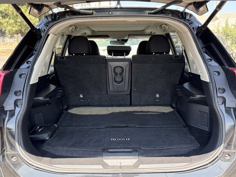 Used 2019 Nissan Rogue SV w/ Sun & Sound Touring Package AWD/4WD image 14