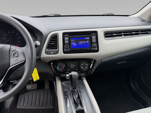 Used 2019 Honda HR-V LX image 11