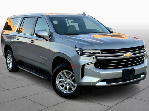 Used 2024 Chevrolet Suburban LT image 2