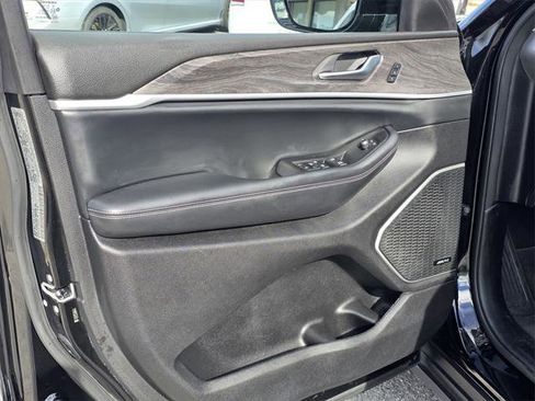 Certified 2021 Jeep Grand Cherokee L Limited image 13