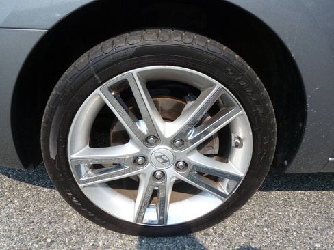 Used 2010 Hyundai Elantra SE FWD image 14