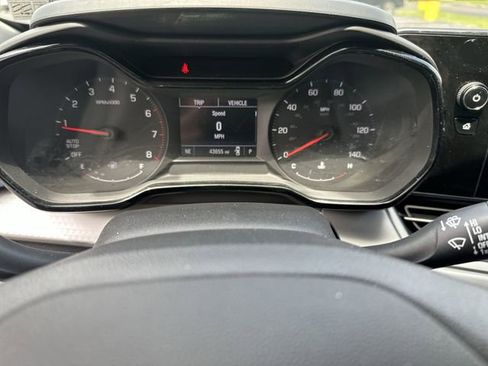 Used 2024 Chevrolet Trax LS w/ LS Convenience Package FWD image 12