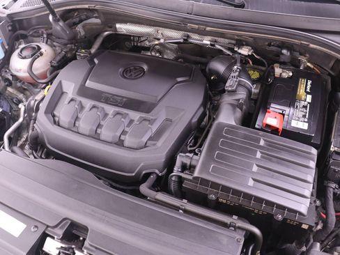 Used 2020 Volkswagen Tiguan SE FWD image 17