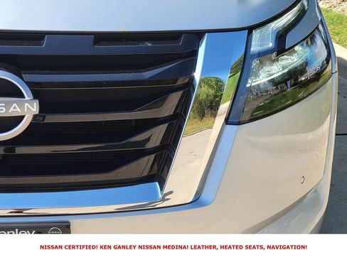 Certified 2025 Nissan Pathfinder SL image 10