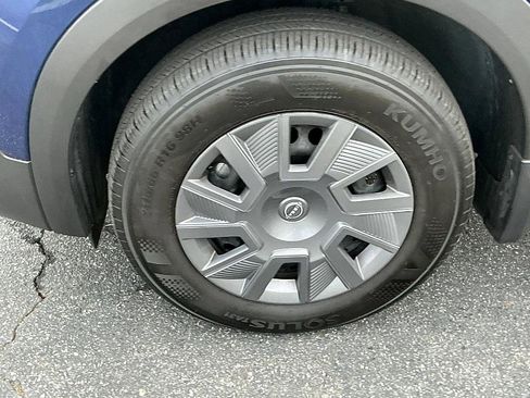 Certified 2025 Nissan Kicks S image 7