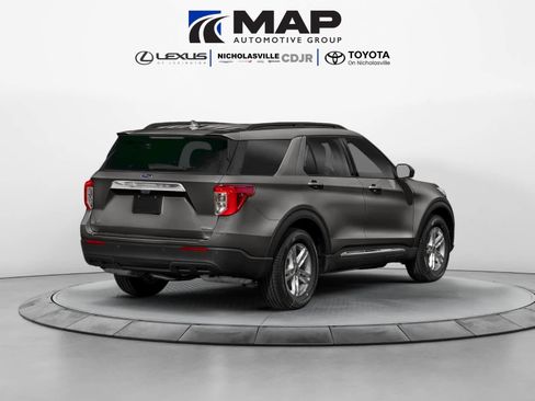 Used 2020 Ford Explorer XLT w/ Equipment Group 202A AWD/4WD image 2
