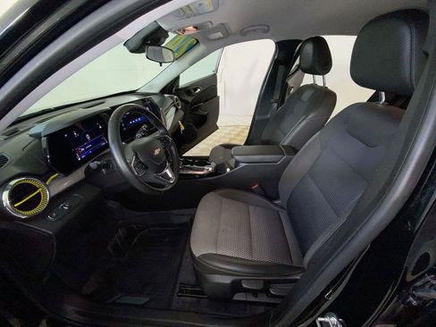 Used 2024 Chevrolet Trax LT w/ Driver Confidence Package FWD image 10