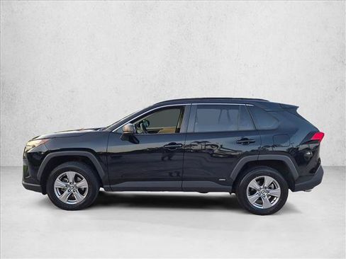 Used 2024 Toyota RAV4 LE AWD/4WD image 8