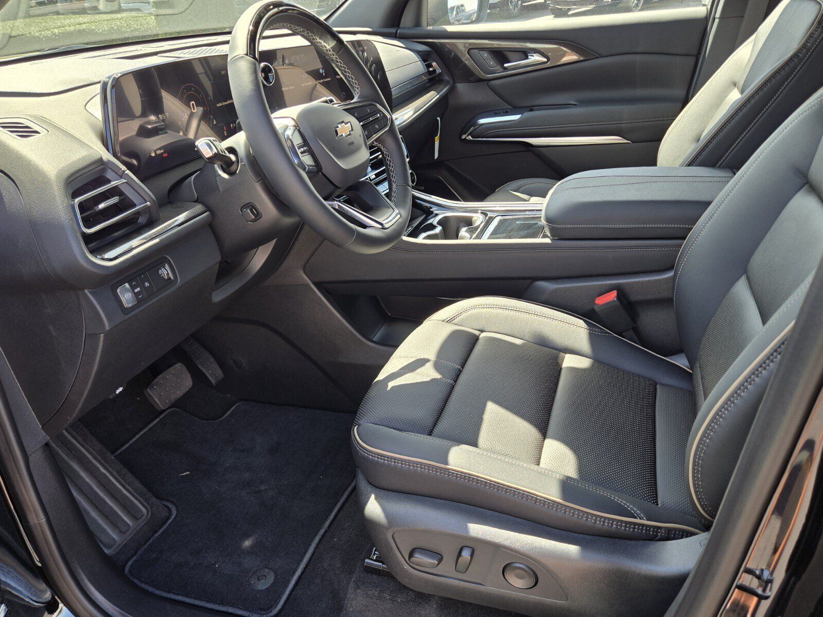 New 2026 Chevrolet Traverse High Country FWD image 5