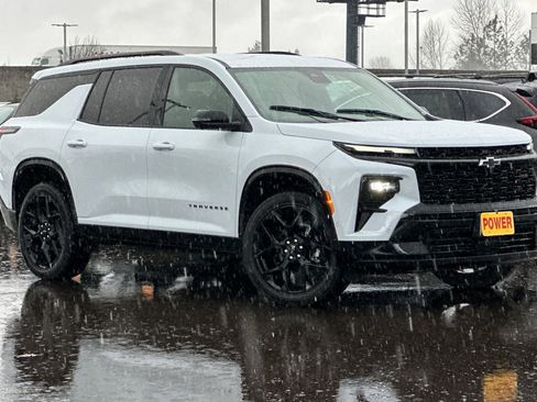 Used 2026 Chevrolet Traverse RS image 2