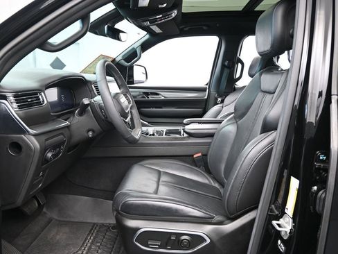 Used 2022 Jeep Wagoneer Series II image 11