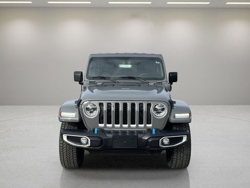 Used 2022 Jeep Wrangler Unlimited Sahara w/ Cold Weather Group image 8