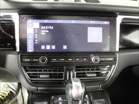 Used 2019 Porsche Macan S image 18