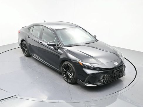 Used 2025 Toyota Camry SE FWD image 19