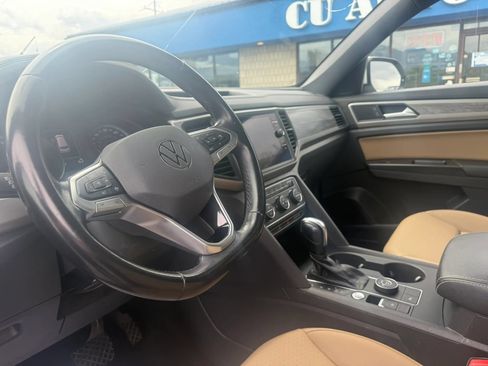 Used 2020 Volkswagen Atlas Cross Sport SE w/ Panoramic Sunroof Package AWD/4WD image 9