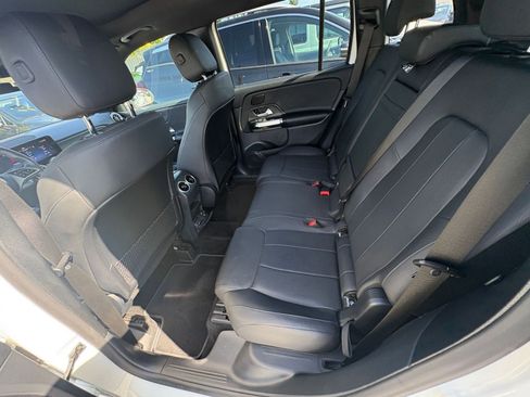 Used 2025 Mercedes-Benz GLB 250 image 28