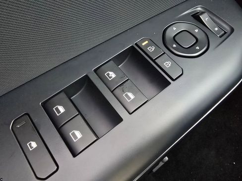 New 2025 Kia K4 LX image 24