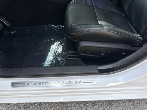 Used 2023 Chrysler 300 C RWD image 37