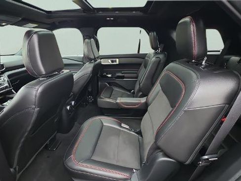 Certified 2022 Ford Explorer ST-Line w/ Class IV Trailer Tow Package image 26