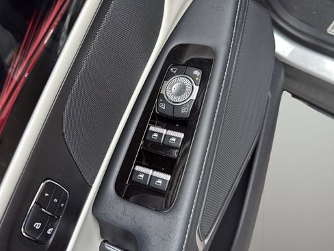 Used 2024 Lincoln Nautilus Reserve AWD/4WD image 10