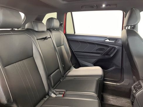 Used 2024 Volkswagen Tiguan SE R-Line image 13