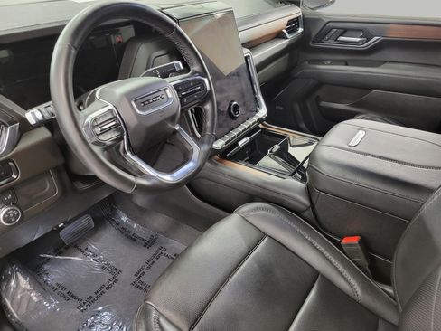 Used 2025 GMC Yukon XL Denali AWD/4WD image 10