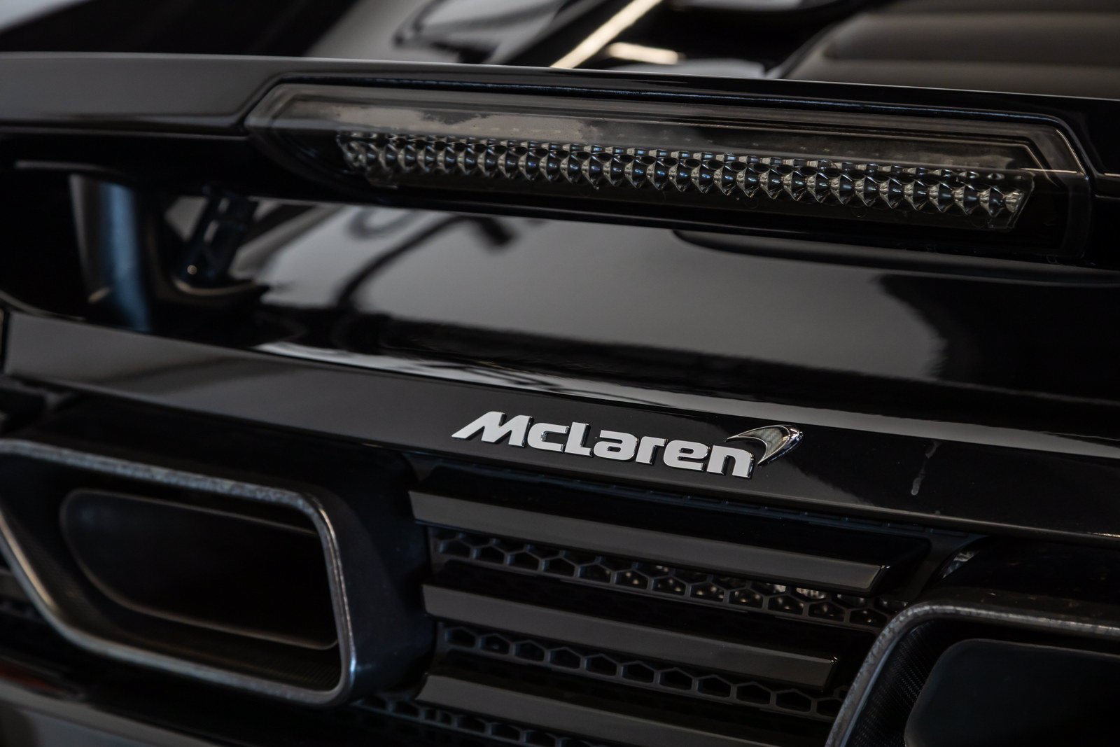 Used 2013 McLaren MP4-12C Spider RWD image 30