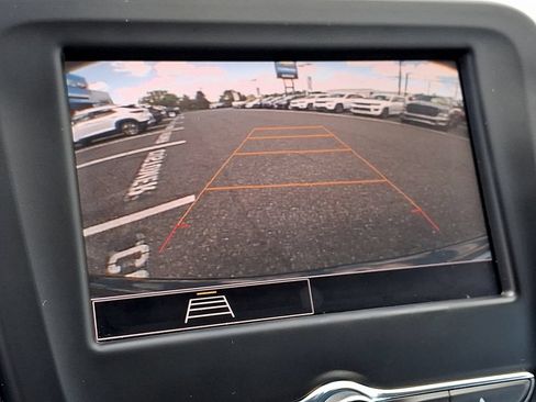 Used 2023 Chevrolet Equinox LT FWD image 18