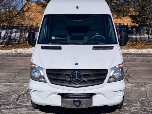 Used 2015 Mercedes-Benz Sprinter 2500 image 11