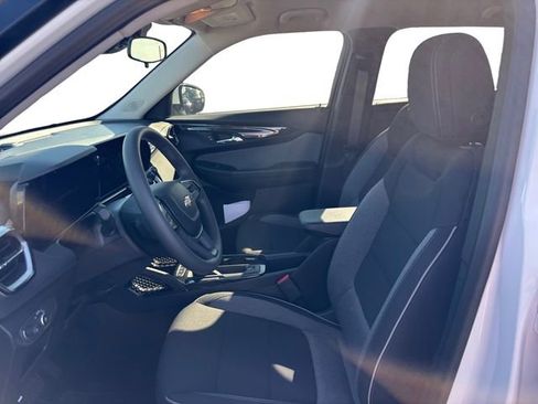 Used 2026 Chevrolet TrailBlazer LT w/ Driver Confidence Package image 9