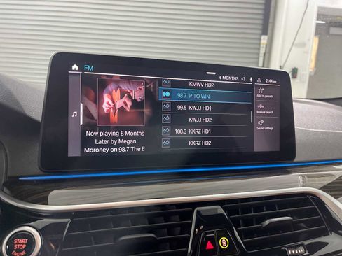 Used 2023 BMW 530e w/ M Sport Package image 12