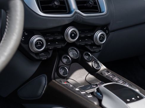 Used 2021 Aston Martin V8 Vantage image 7