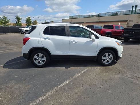 Certified 2020 Chevrolet Trax LT w/ LT Convenience Package FWD image 9