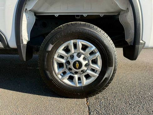 Used 2025 Chevrolet Silverado 2500 LT w/ Convenience Package image 8