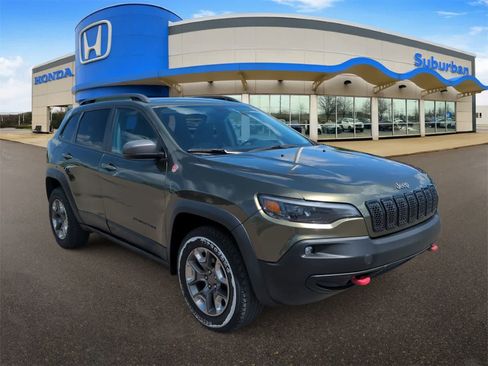 Used 2019 Jeep Cherokee Trailhawk w/ Cold Weather Group image 2
