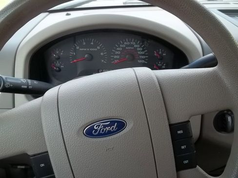 Used 2007 Ford F150 XLT AWD/4WD image 6