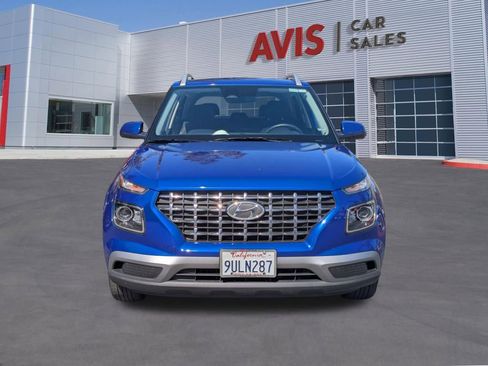 Used 2025 Hyundai Venue SEL FWD image 2