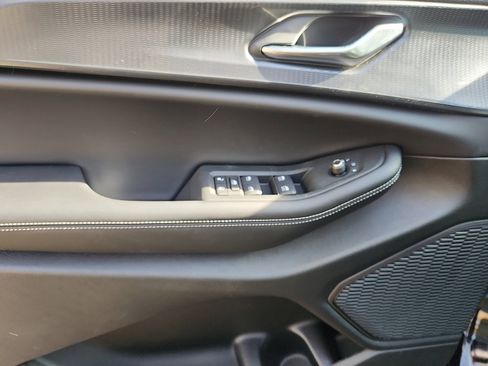 New 2025 Jeep Grand Cherokee Altitude image 8