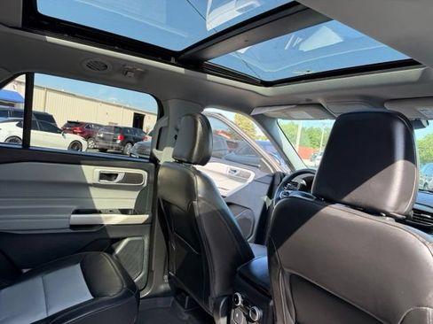 Used 2024 Ford Explorer XLT w/ Equipment Group 202A AWD/4WD image 36