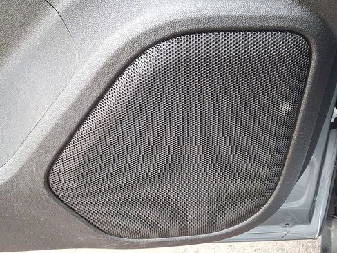 Used 2023 GMC Acadia SLE image 23