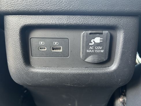 Used 2022 Nissan Pathfinder Platinum w/ Cargo Package AWD/4WD image 21