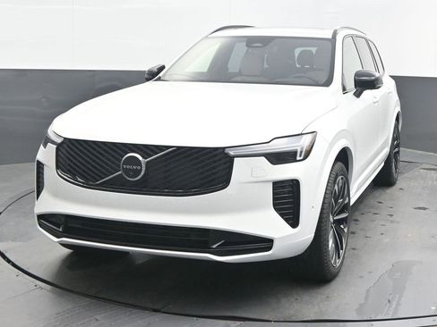 New 2026 Volvo XC90 B6 Ultra image 3