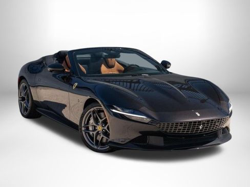 Used 2025 Ferrari Roma Spider RWD image 2