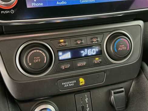 Used 2025 Nissan Leaf S FWD image 23