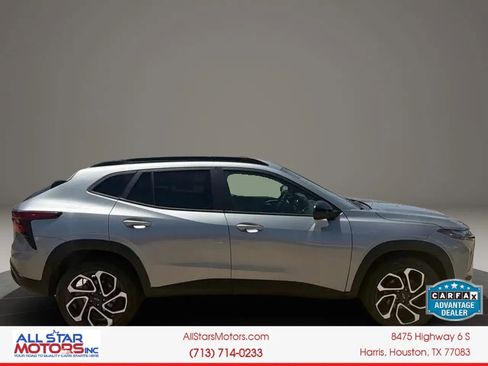 Used 2024 Chevrolet Trax RS w/ Sunroof Package FWD image 6