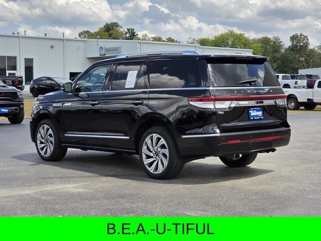 Used 2023 Lincoln Navigator Reserve AWD/4WD image 5