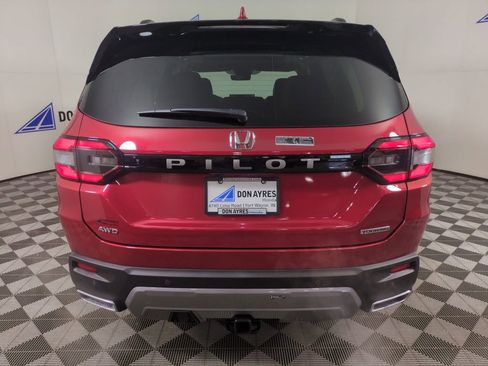 New 2026 Honda Pilot Touring image 4