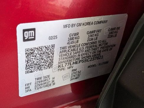 Used 2025 Chevrolet Trax LT w/ LT Convenience Package FWD image 32